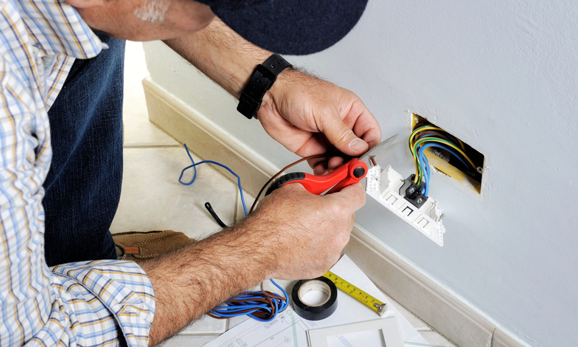 MASTER 2000x1200px_0001_-electrician-rewiring-socket Electrical Work